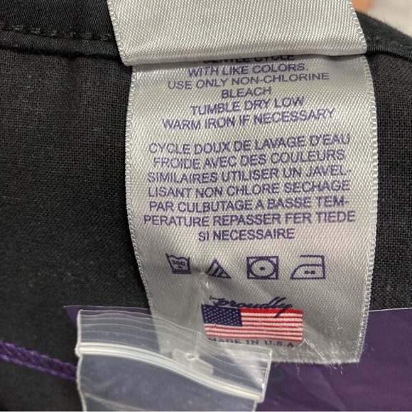 NYDJ Size 24W Black Capris with Tummy Tuck Technology Inseam 21 NWT - Picture 9 of 16